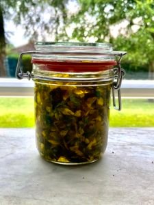 Johanniskraut in Olivenöl